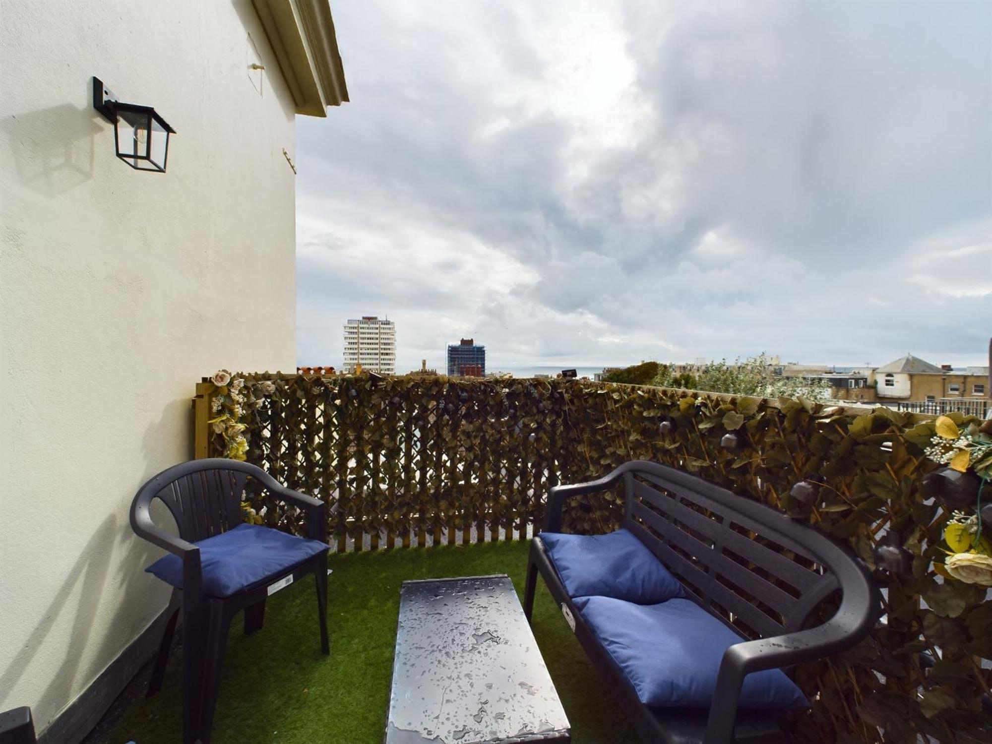 The Canopy, Rooftop Terrace, With Sea Views Brighton
